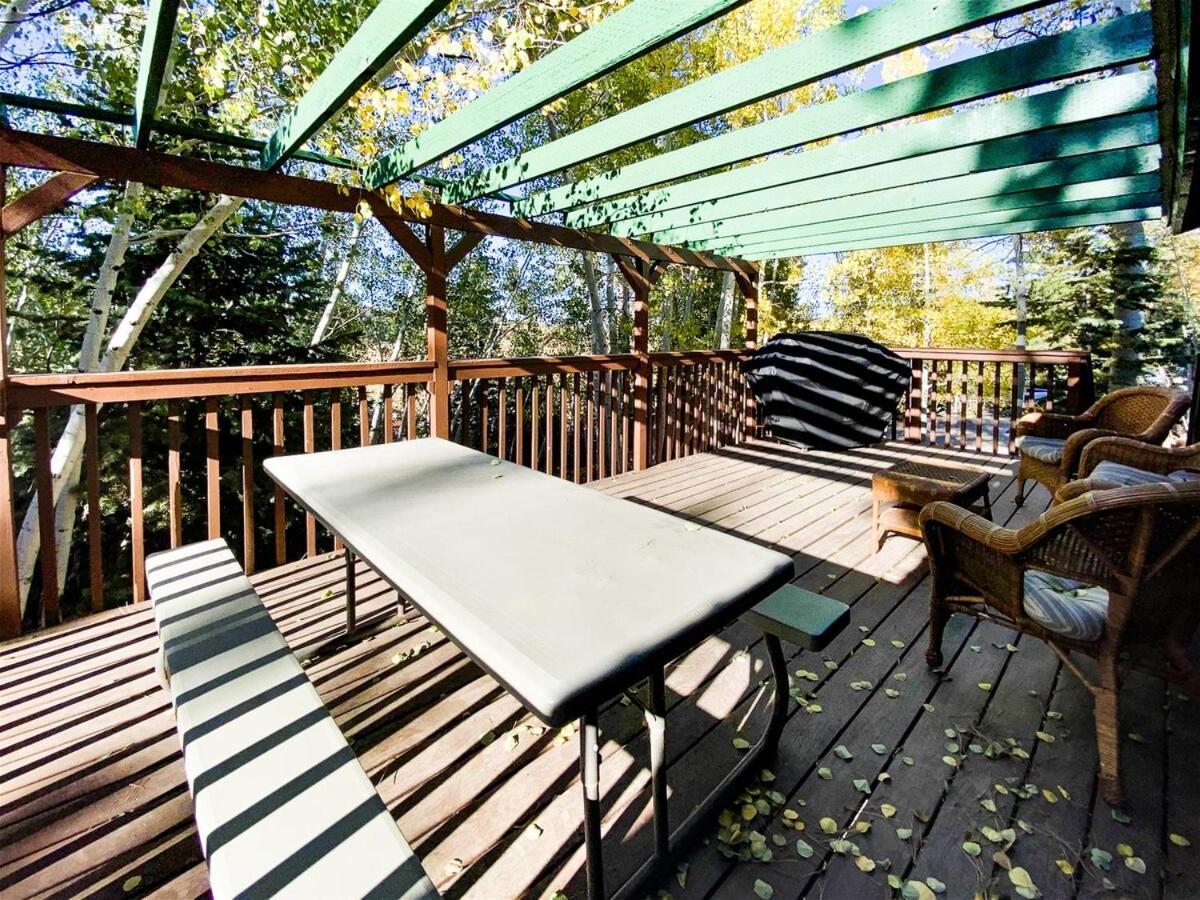 Village Vibes Deck And Bbq Duck Creek Village Esterno foto