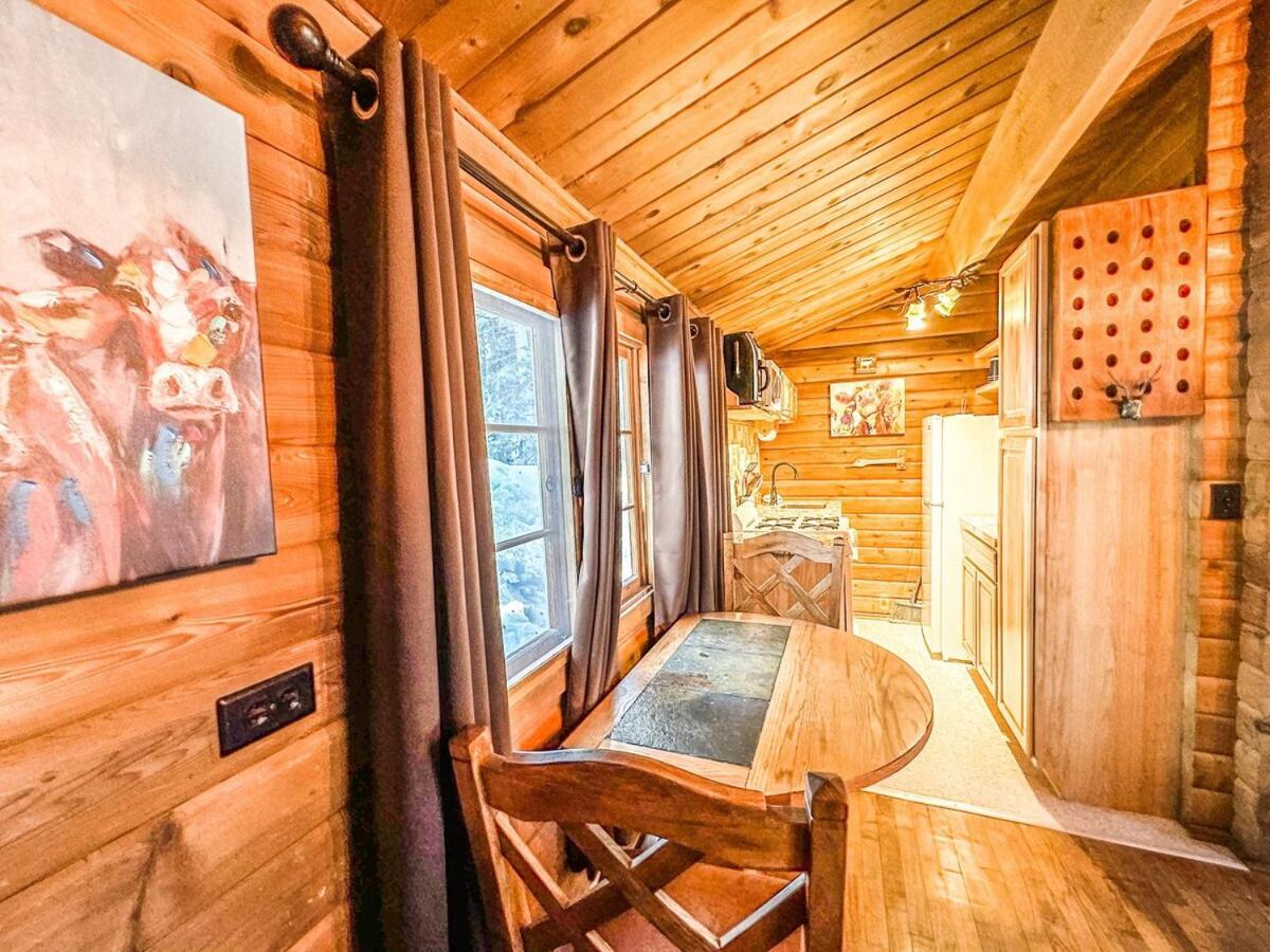 Village Vibes Deck And Bbq Duck Creek Village Esterno foto