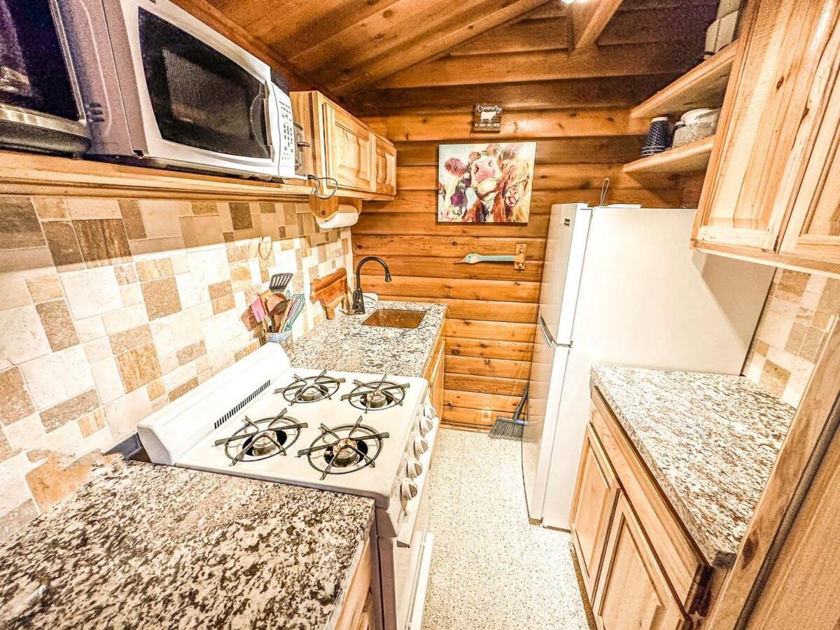 Village Vibes Deck And Bbq Duck Creek Village Esterno foto