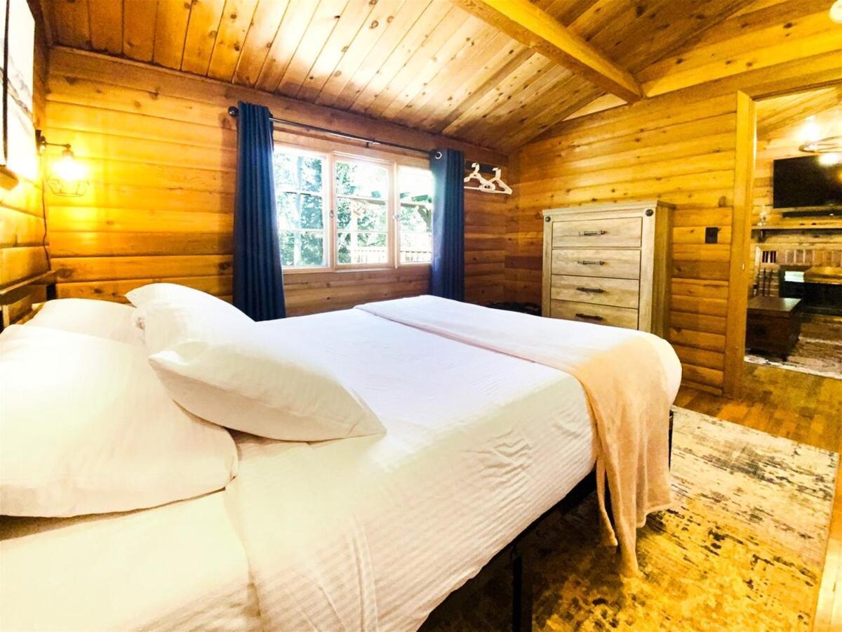 Village Vibes Deck And Bbq Duck Creek Village Esterno foto